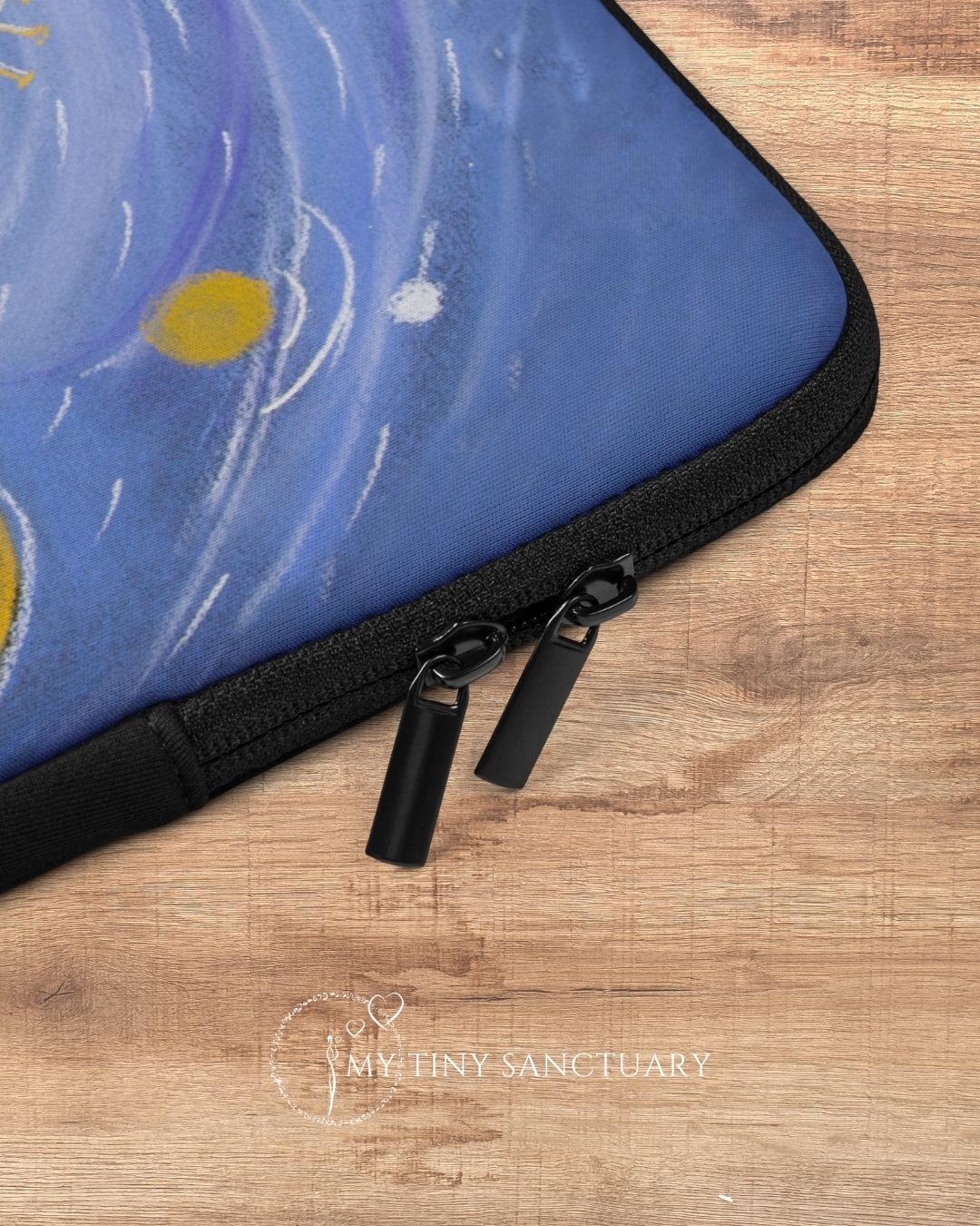 Laptop Sleeve Get Back To Centre I Light Code Illustration