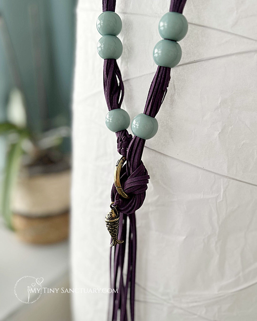 Fish Purple and Water Blue Necklace Caravat in faux-suede