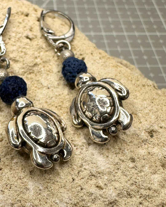 Turtle of Aegina Earrings • 999° Antique silver-plated & Lava Bead - My Tiny Sanctuary