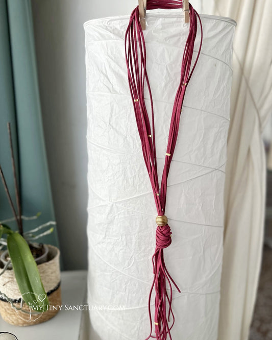 Simple Queen Necklace Cravat - Be you!