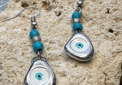Boucles d'oreilles œil de Mati 🧿 Un classique grec pour votre tenue de tous les jours