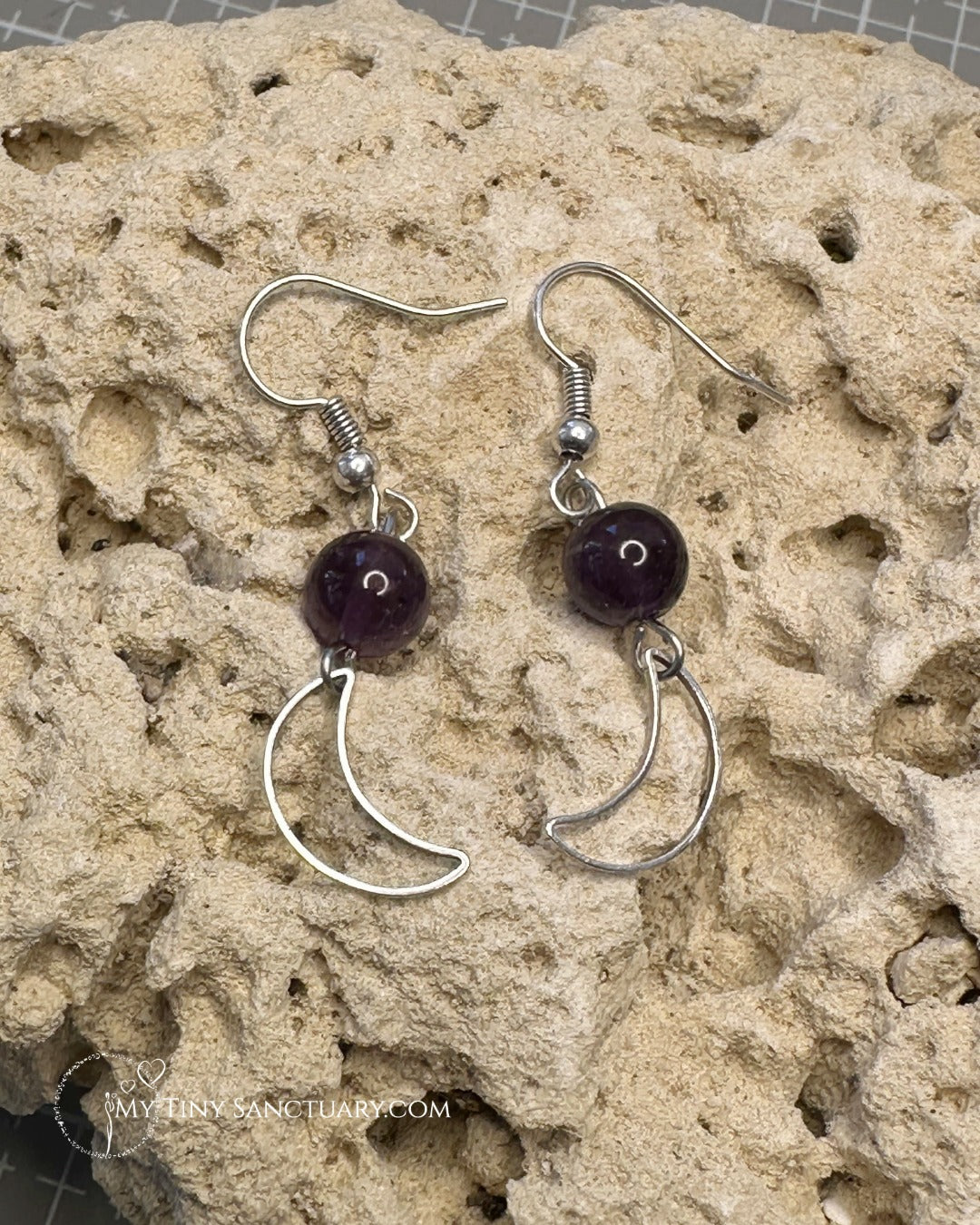Silver Moon Amethyst Earring • Connect with your inner wisdom and rhytm