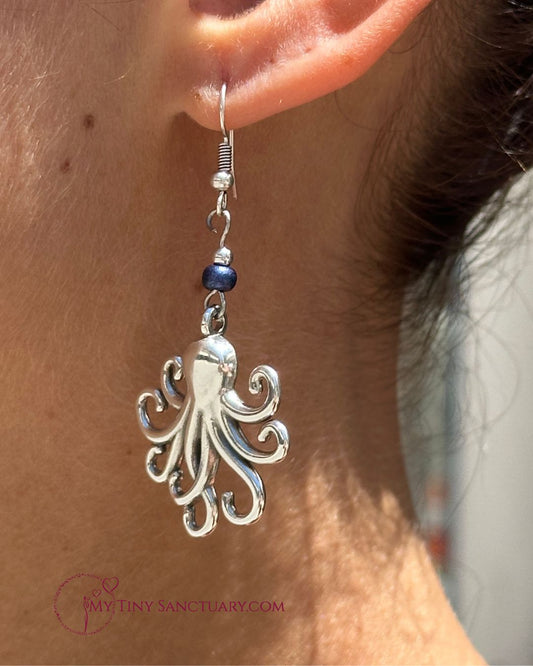 Silver Octopus Earrings – Symbol of Mystery, Intelligence & Deep Transformation